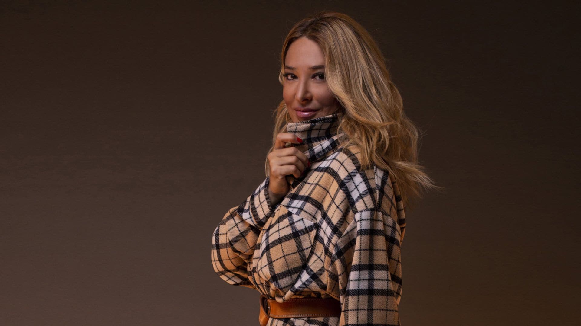 Marta Botía nos descubre su faceta más personal: de su orgullo como madre a su nueva canción