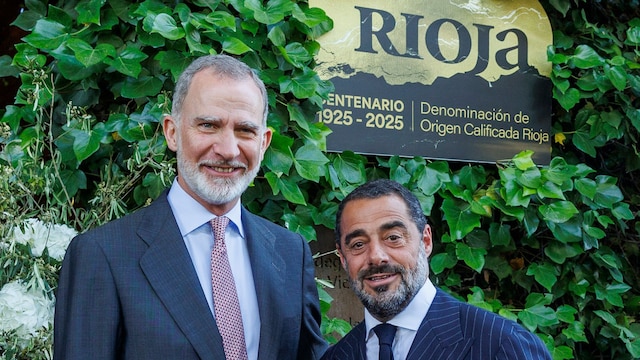 El rey Felipe VI con el presidente de Marqués de Murrieta, Vicente Dalmau Cebrián-Sagarriga,