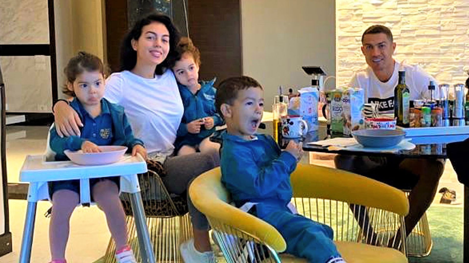 ¡Una para todos y todos para una! Georgina Rodríguez y sus niños forman el mejor equipo de juegos