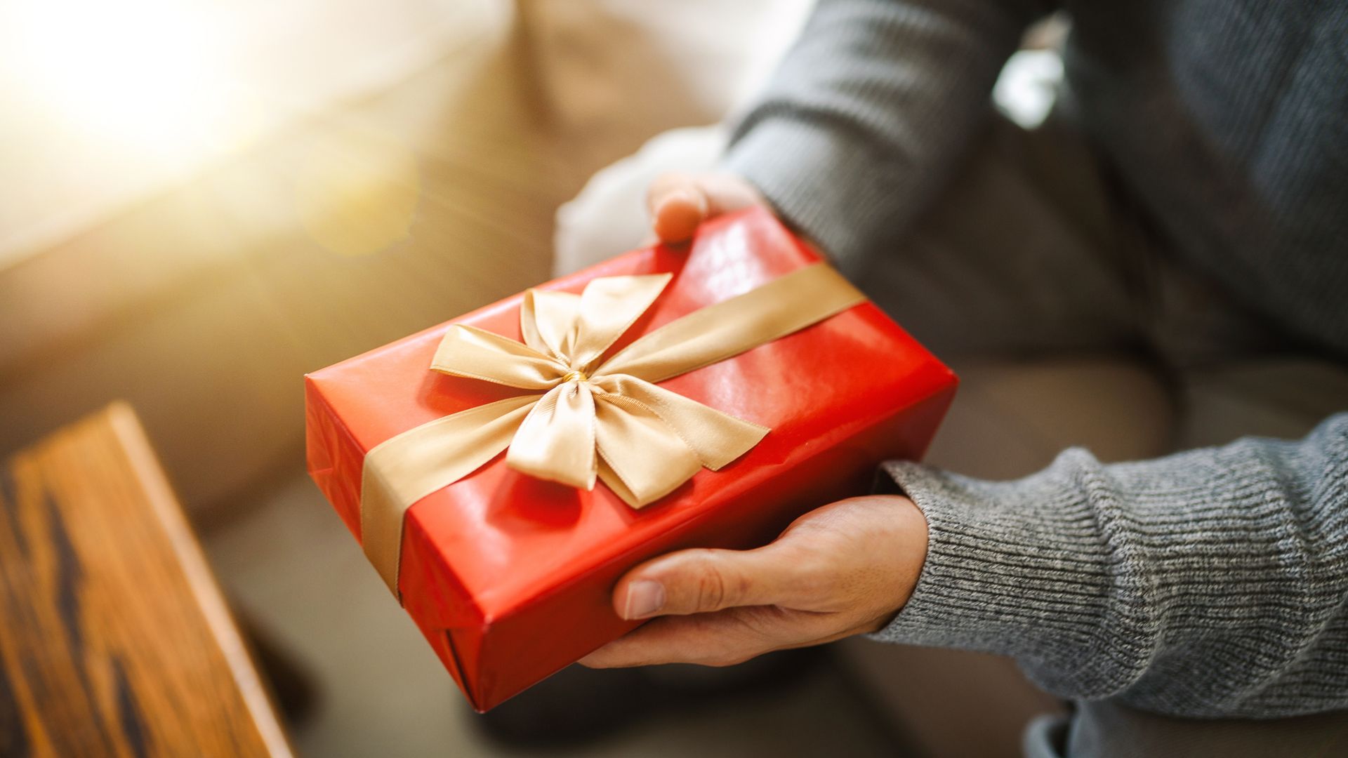 Qué regalar a un hombre que tiene de todo: 13 ideas para acertar
