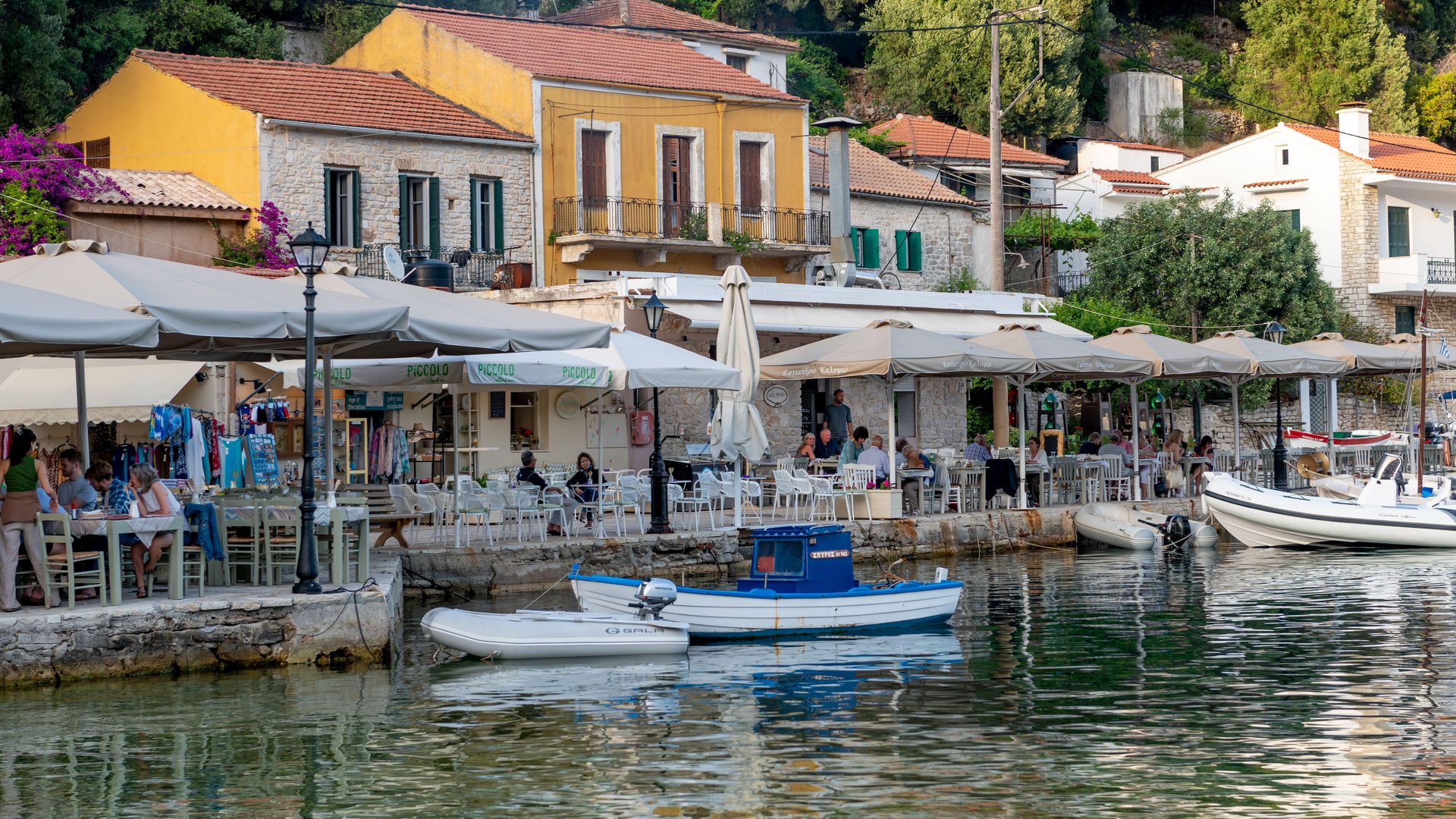 Ítaca: coquetos puertos, calas de ensueño y otros secretos en la isla de Ulises