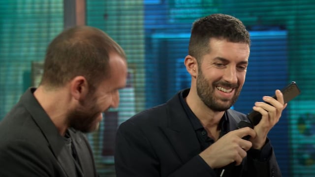 Plano medio de David Broncano y Jorge Ponce en la Revuelta