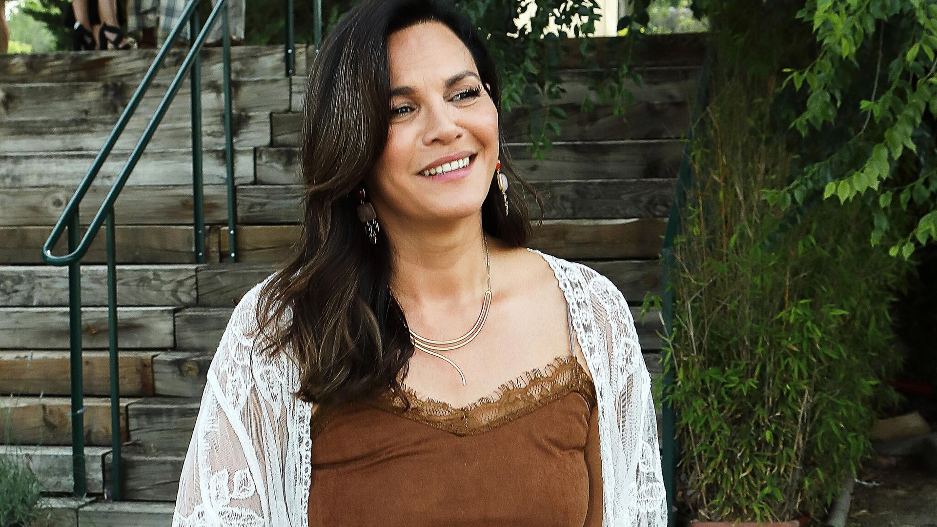 Fabiola Martínez nos cuenta su terrorífico episodio con un antiguo novio que la agarró por el cuello: ‘Cuando se durmió, me escapé’