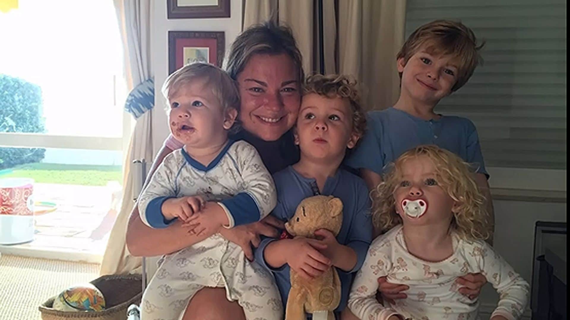 Caritina Goyanes y sus hijos via Instagram