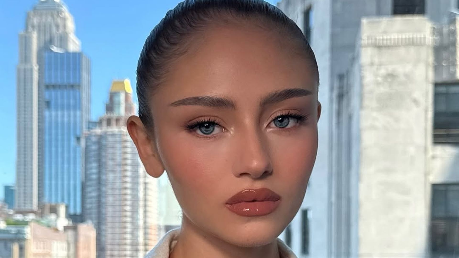 leni klum maquillada por patrickta