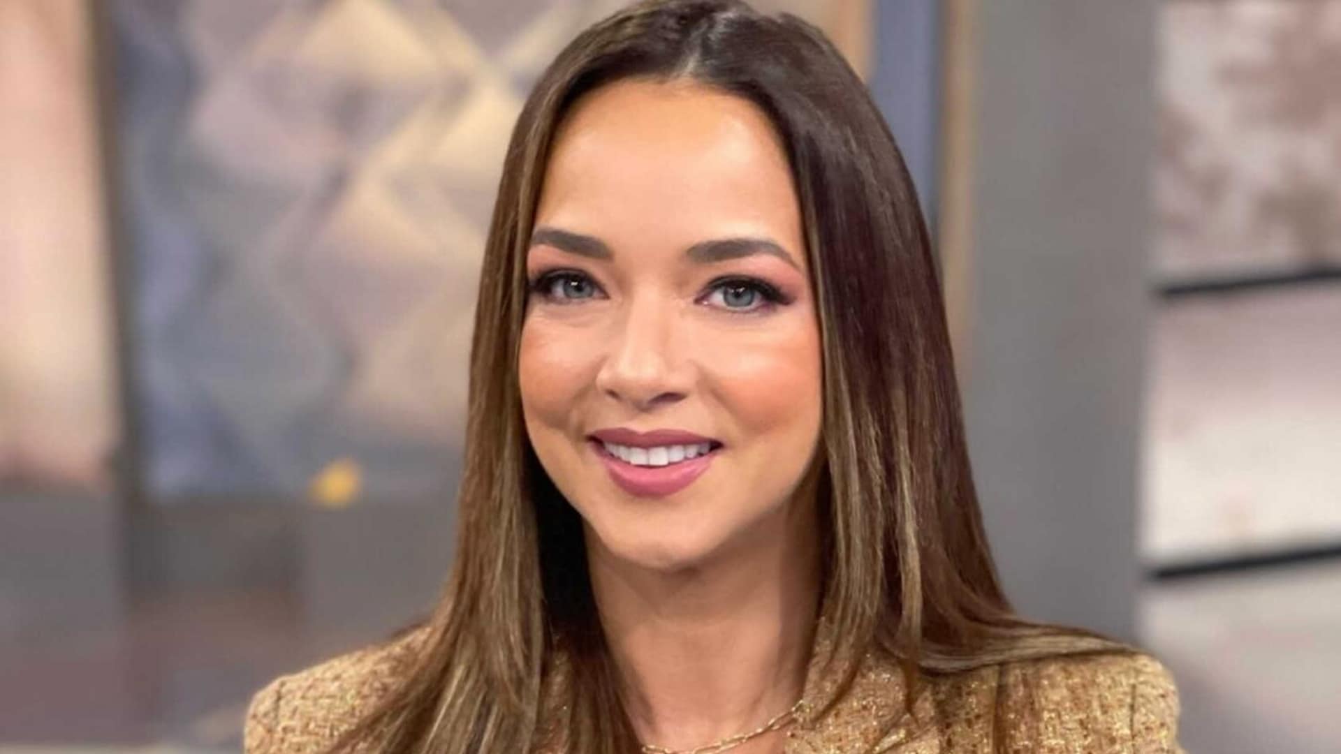 Adamari López afirma que está soltera y enamorada de sí misma | ¡HOLA!