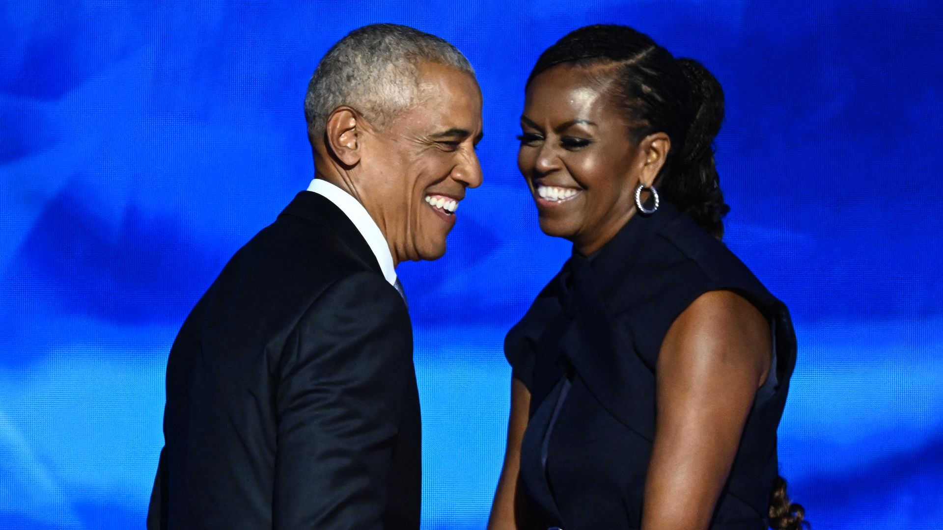 Barack y Michelle Obama zanjan rumores de crisis matrimonial con románticos mensajes