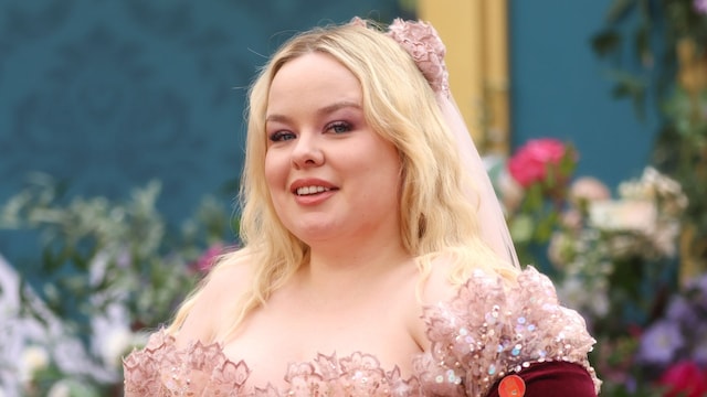 Nicola Coughlan en la premiere de la tercera temporada de los Bridgerton