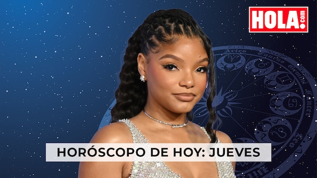 Halle Bailey en primer plano, de fondo la rueda del zodiaco