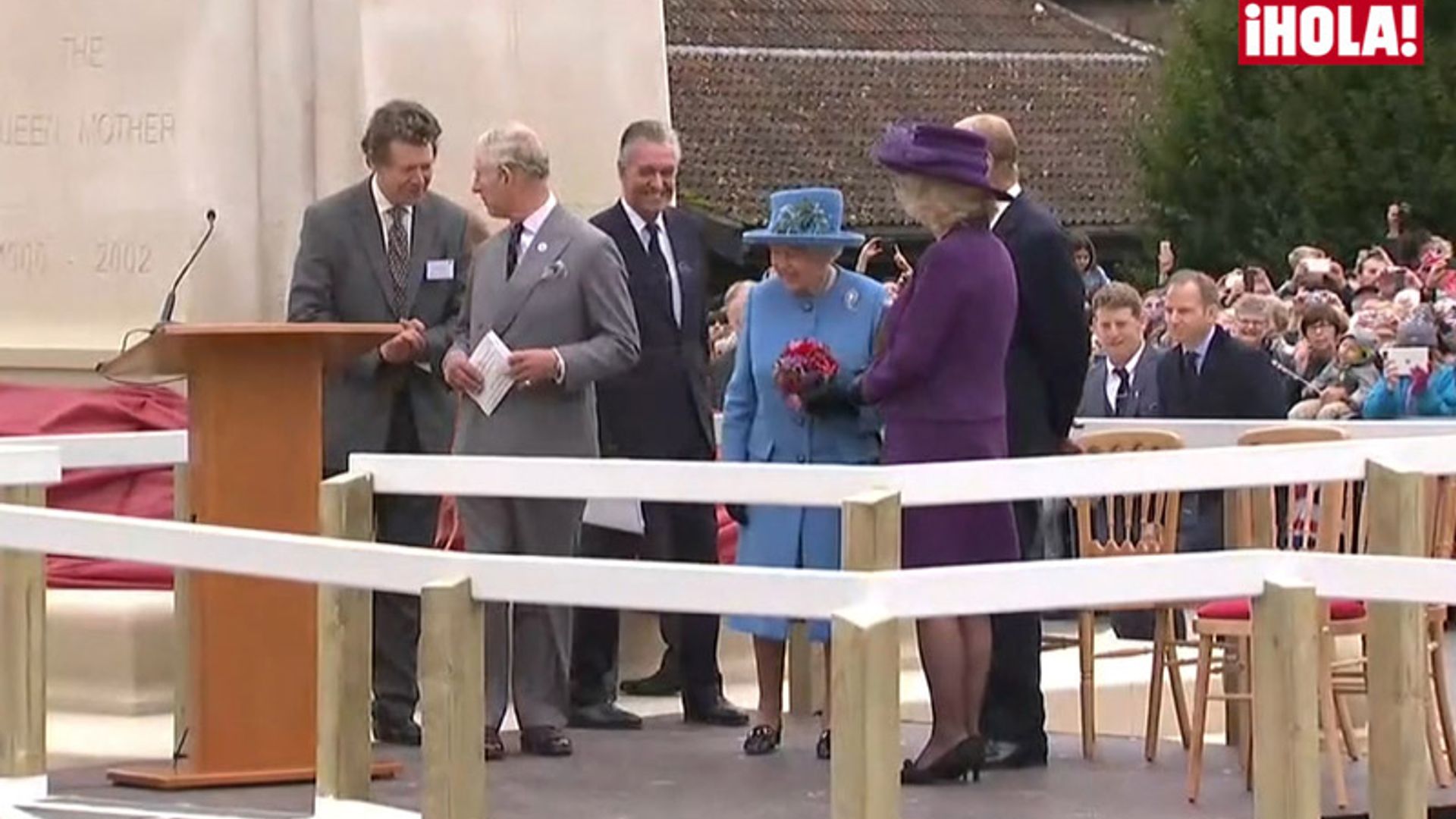 Una inauguración con mucho significado para la reina Isabel