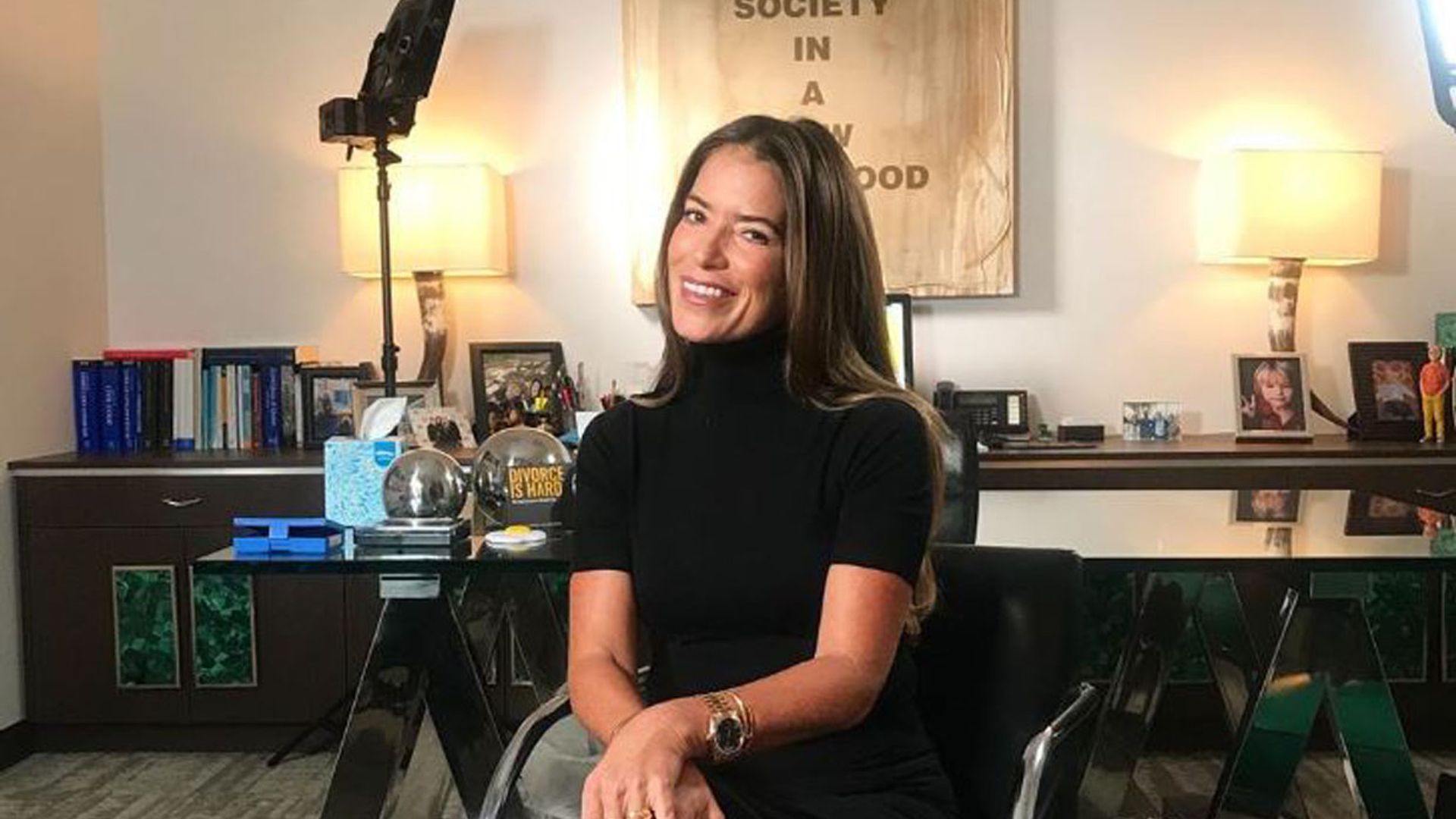 Liam Hemsworth contrata a Laura Wasser, 'la reina de los divorcios de Hollywood'