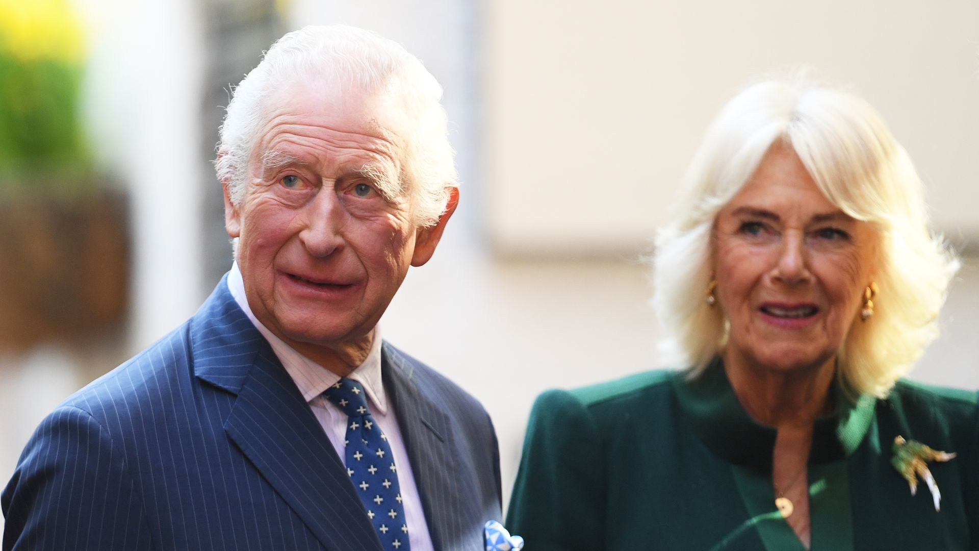 El rey Carlos III y la reina Camila celebran su 20º aniversario de boda, salpicados por la polémica del príncipe Andrés