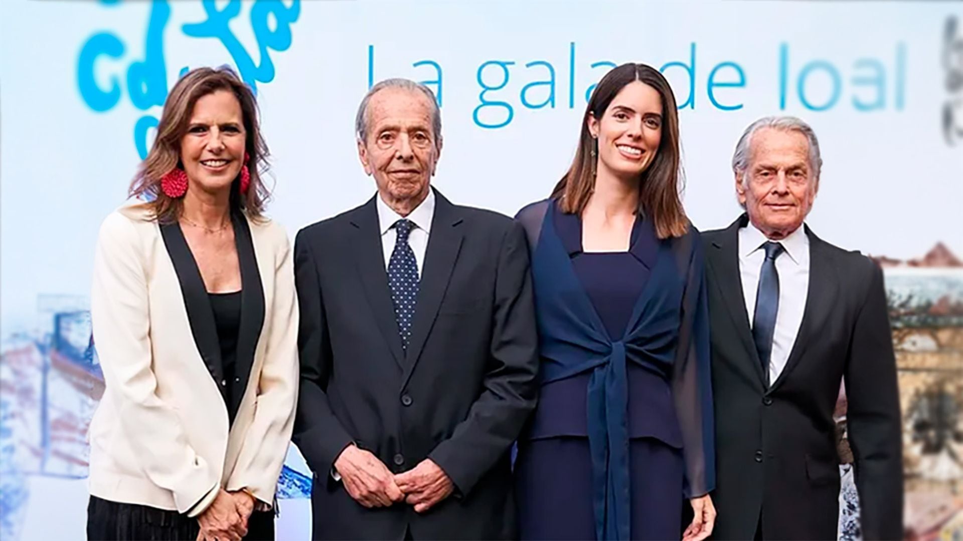 Sofía Palazuelo estrena un conjunto de invitada gallego y muy versátil con escote multiposición