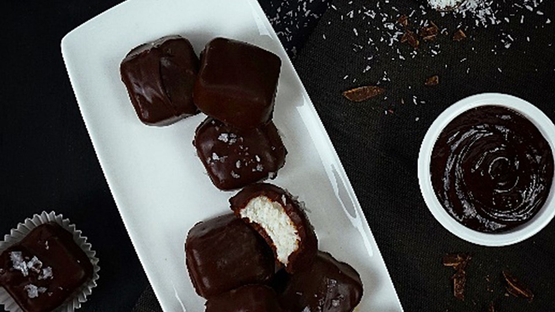 Bombones de coco y chocolate