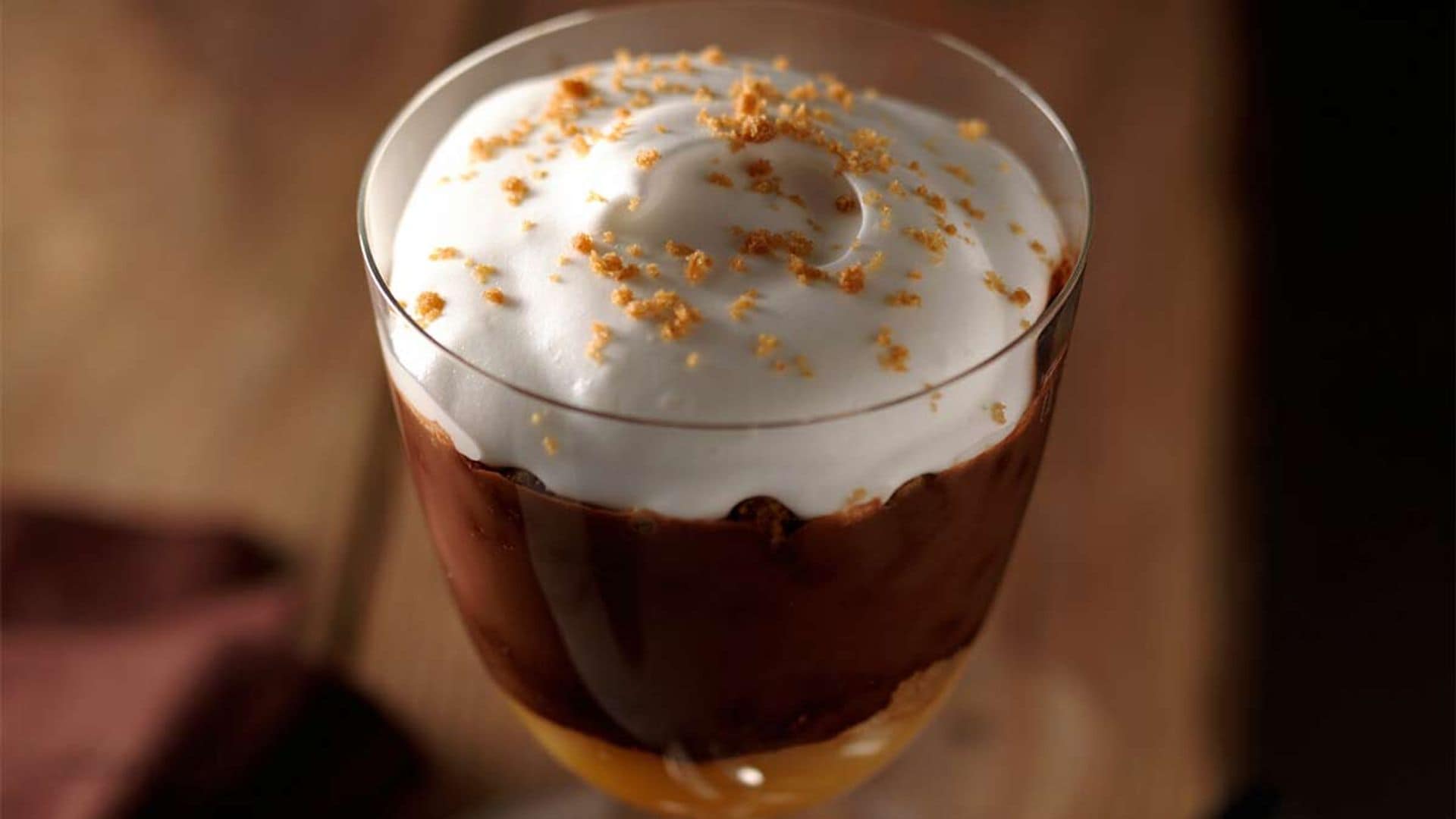 'Triffle' de chocolate con naranja y nata semi montada