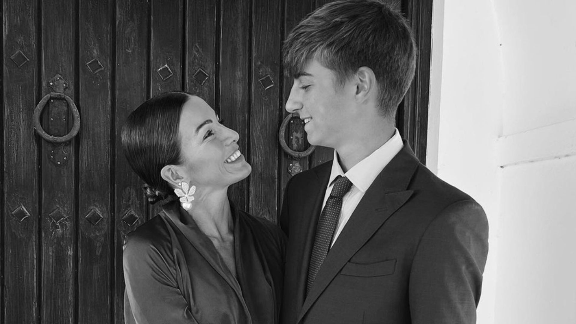 Virginia Troconis, una madre orgullosa en el 19 cumpleaños de su hijo mayor