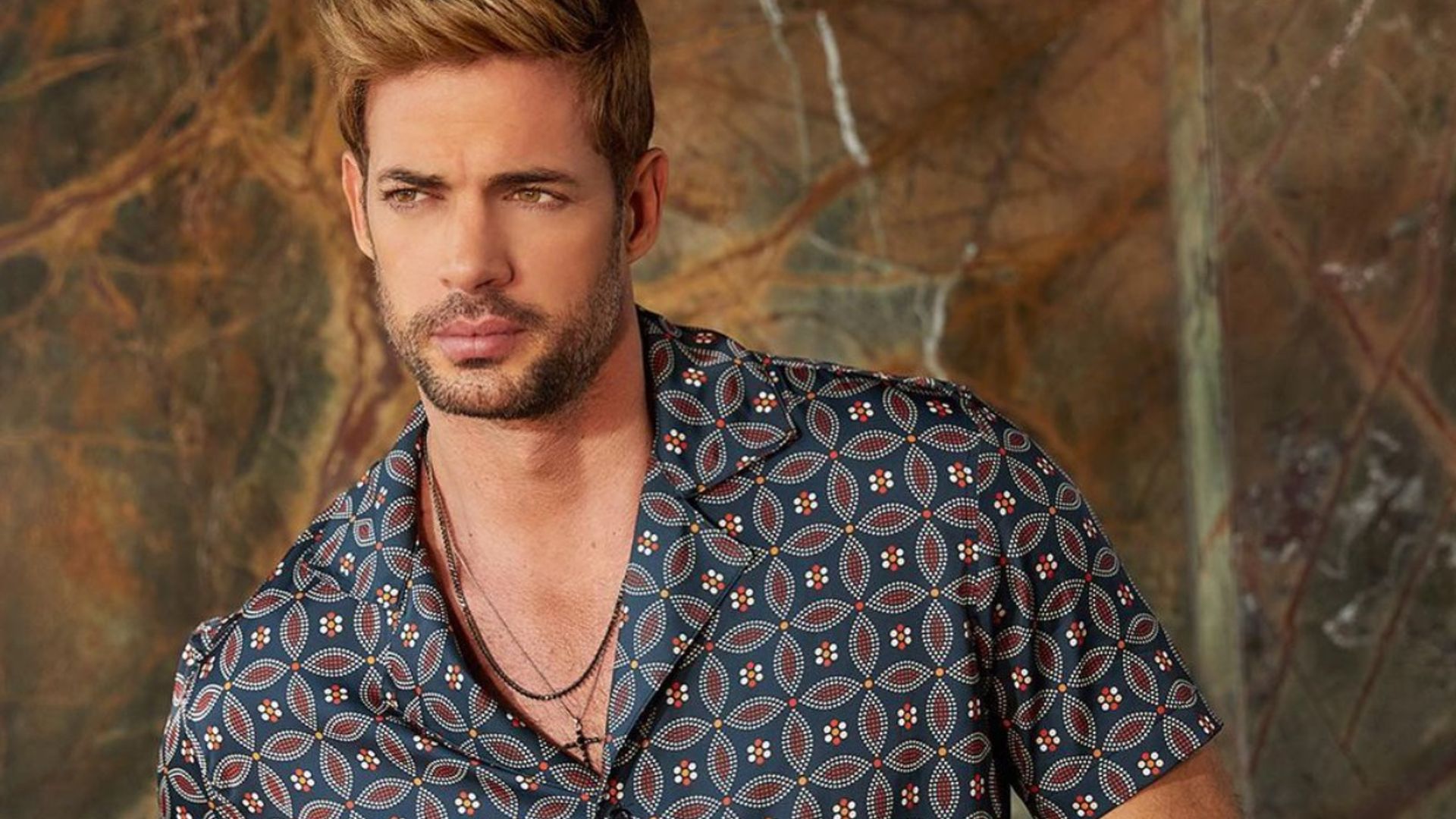 William Levy cumple el sueño de dos trabajadoras de 'Cafe con aroma de mujer'