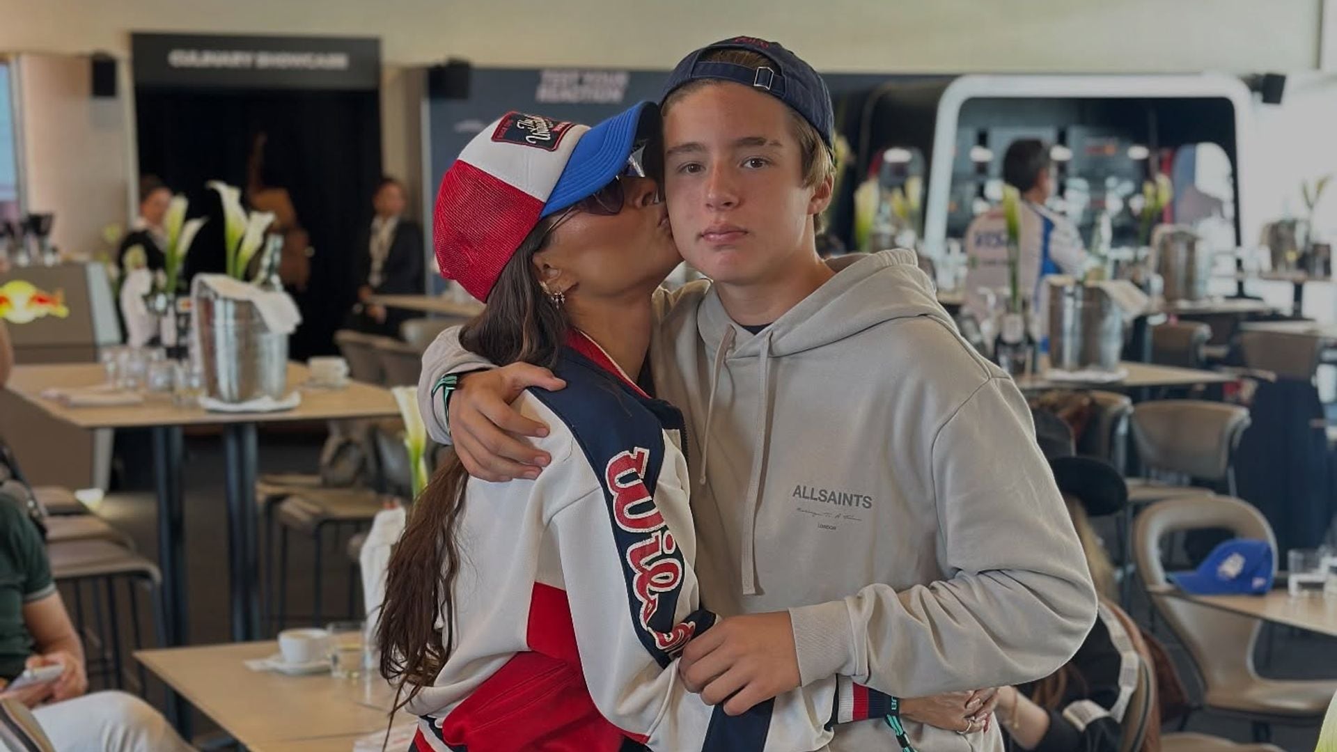 Galilea Montijo y su hijo Mateo en la F1