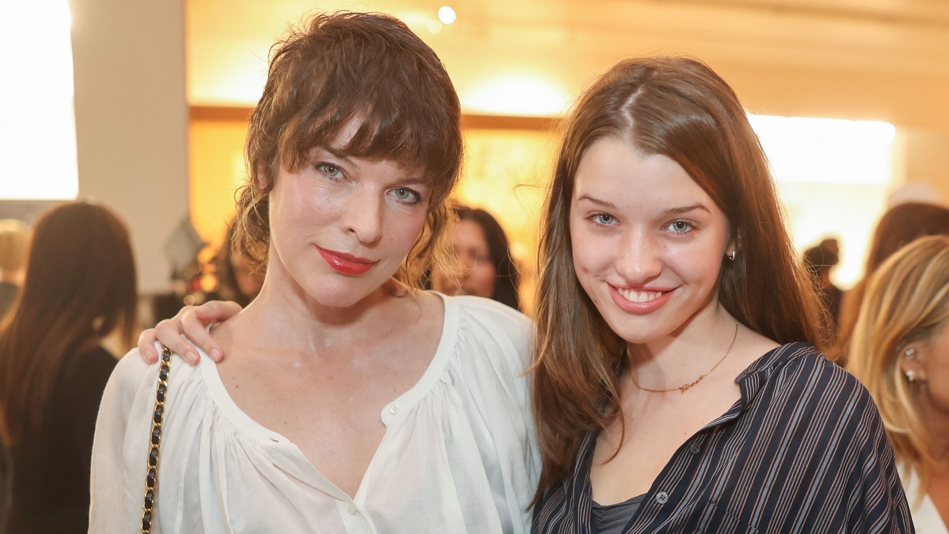 Así es Ever, la hija de Milla Jovovich que cumple 18 años siguiendo su estela