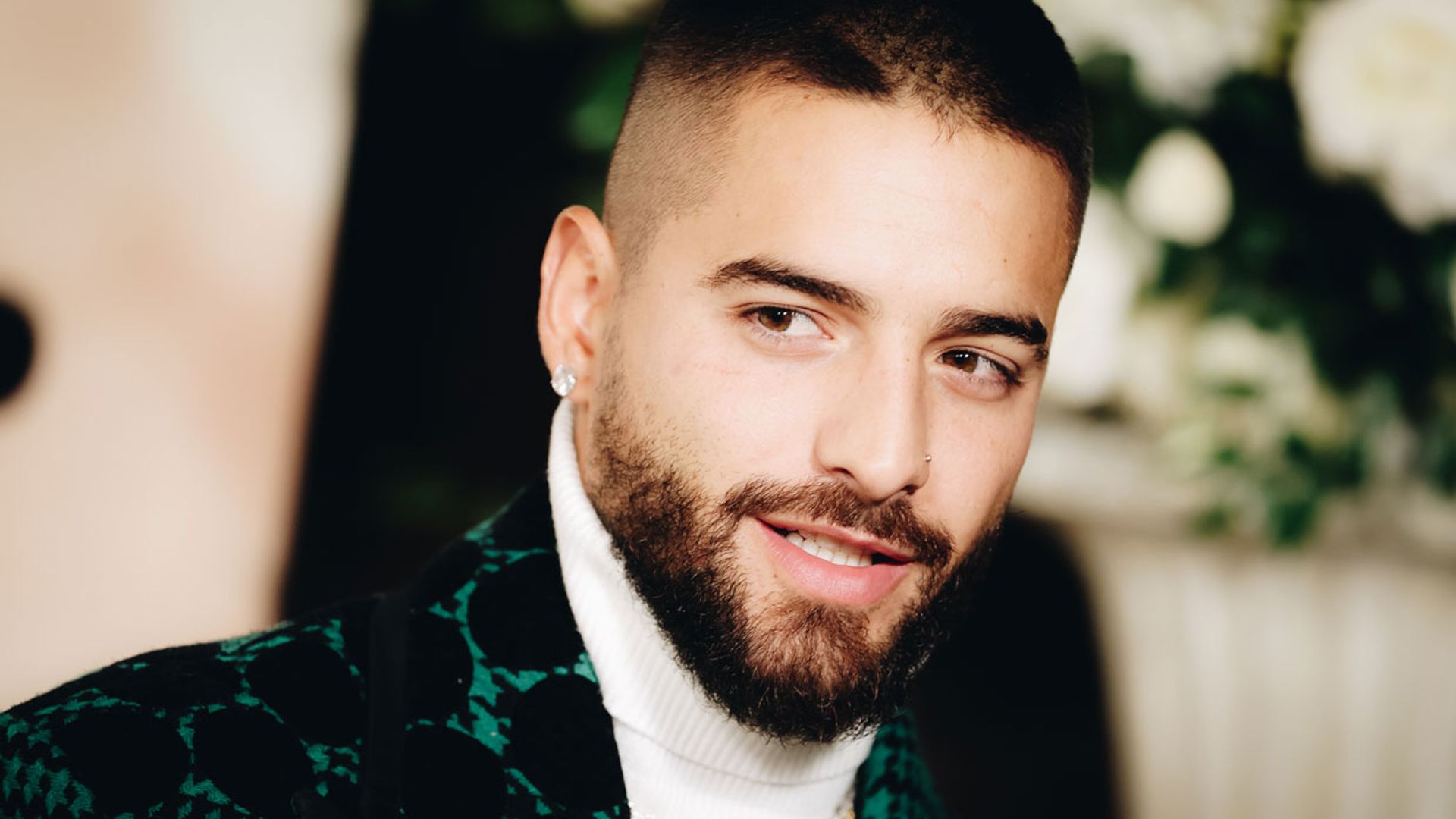 Maluma se confiesa un enamoradizo y nos cuenta cómo sería su boda soñada
