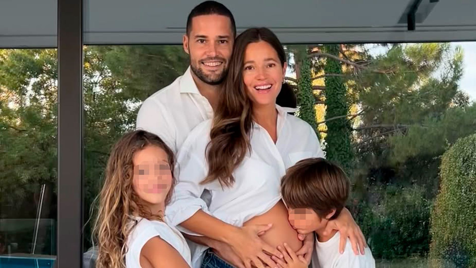Malena Costa y Mario Suárez dan la bienvenida a su tercera hija: "Ya está con nosotros y ha salido todo superbién"