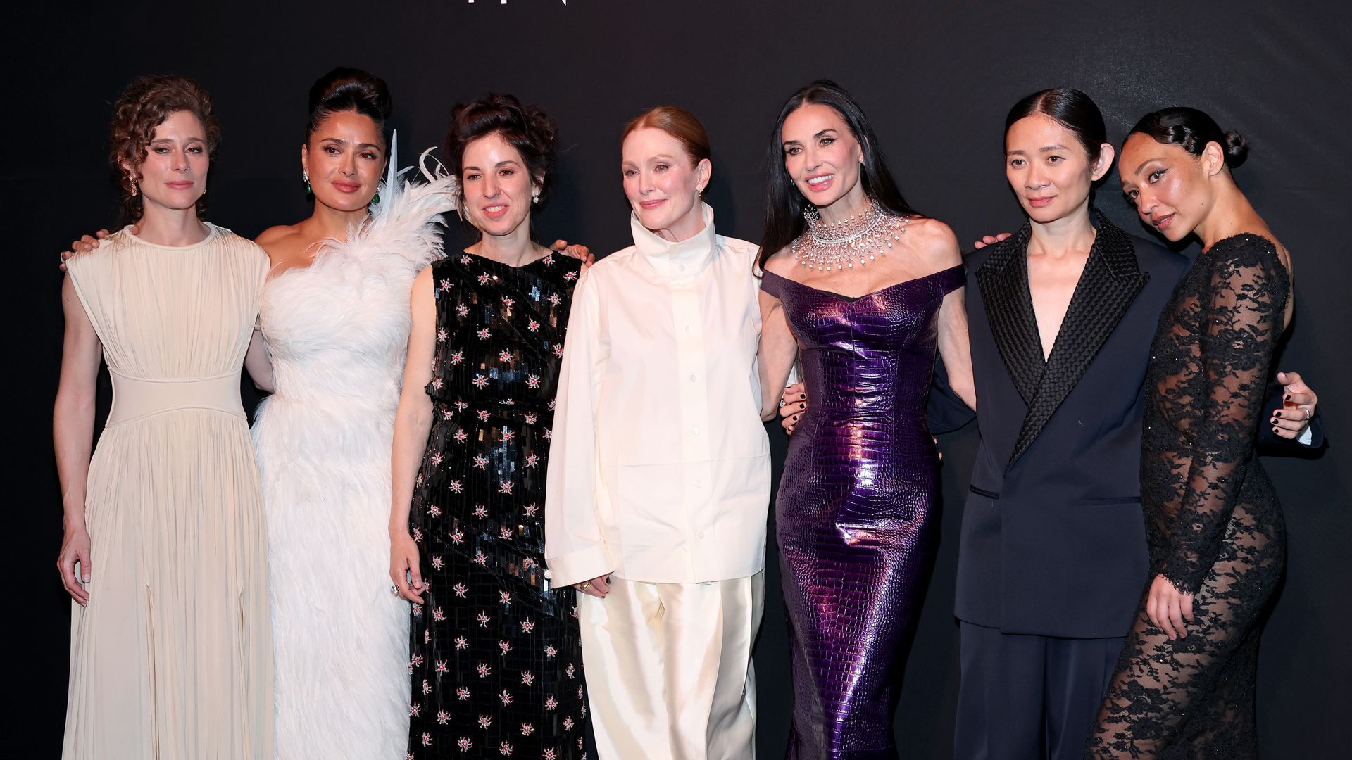 Salma Hayek, Julianne Moore y Demi Moore en el evento de grupo Kering.