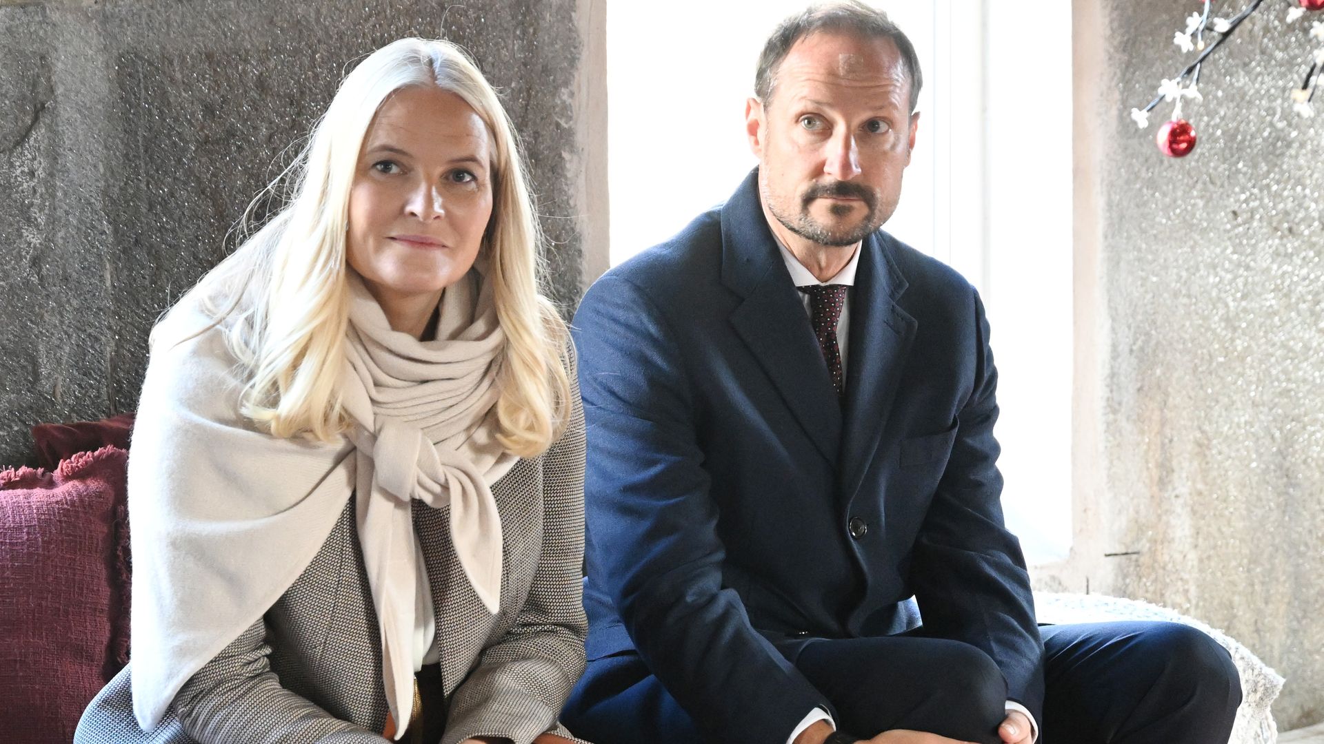 Registran la finca real de Haakon y Mette-Marit de Noruega tras la última detención de Marius