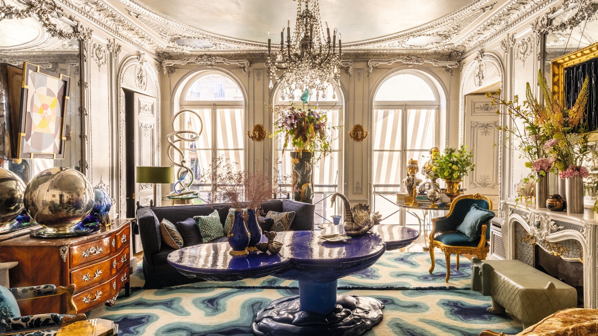 COORENGEL & CALVAGRAC  NOS INVITAN A SU CASA ESTILO IMPERIO EN PARÍS 