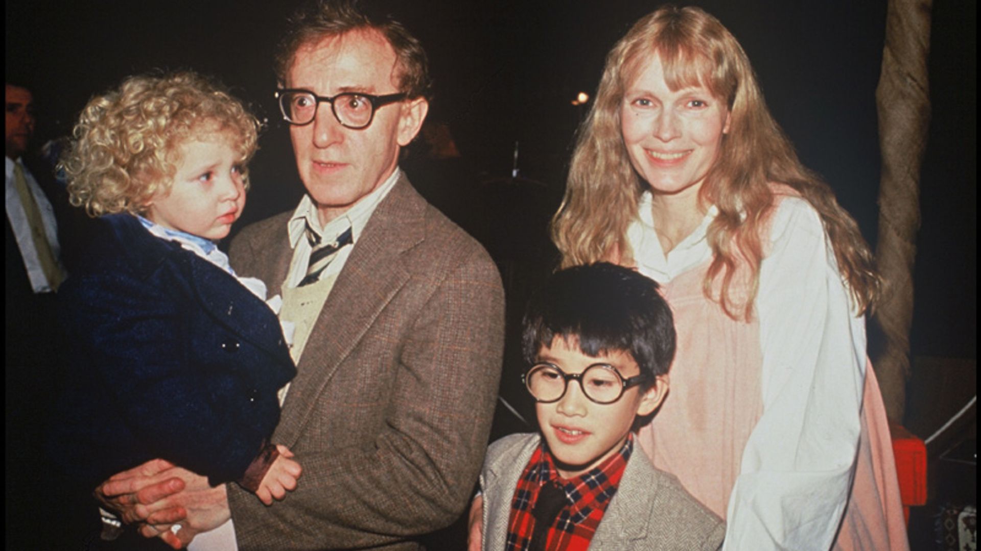 Moses Farrow contradice la versión de su hermana: defiende a Woody Allen y lanza duras acusaciones contra Mia