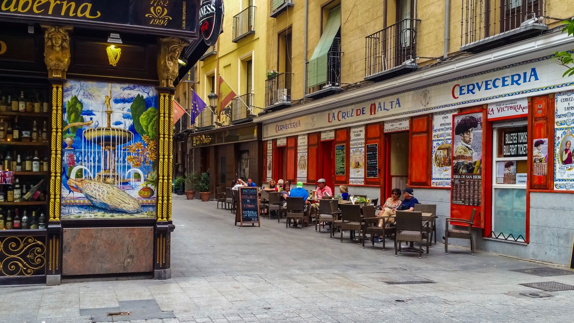 Taberna castiza La Cruz de Malta en Madrid