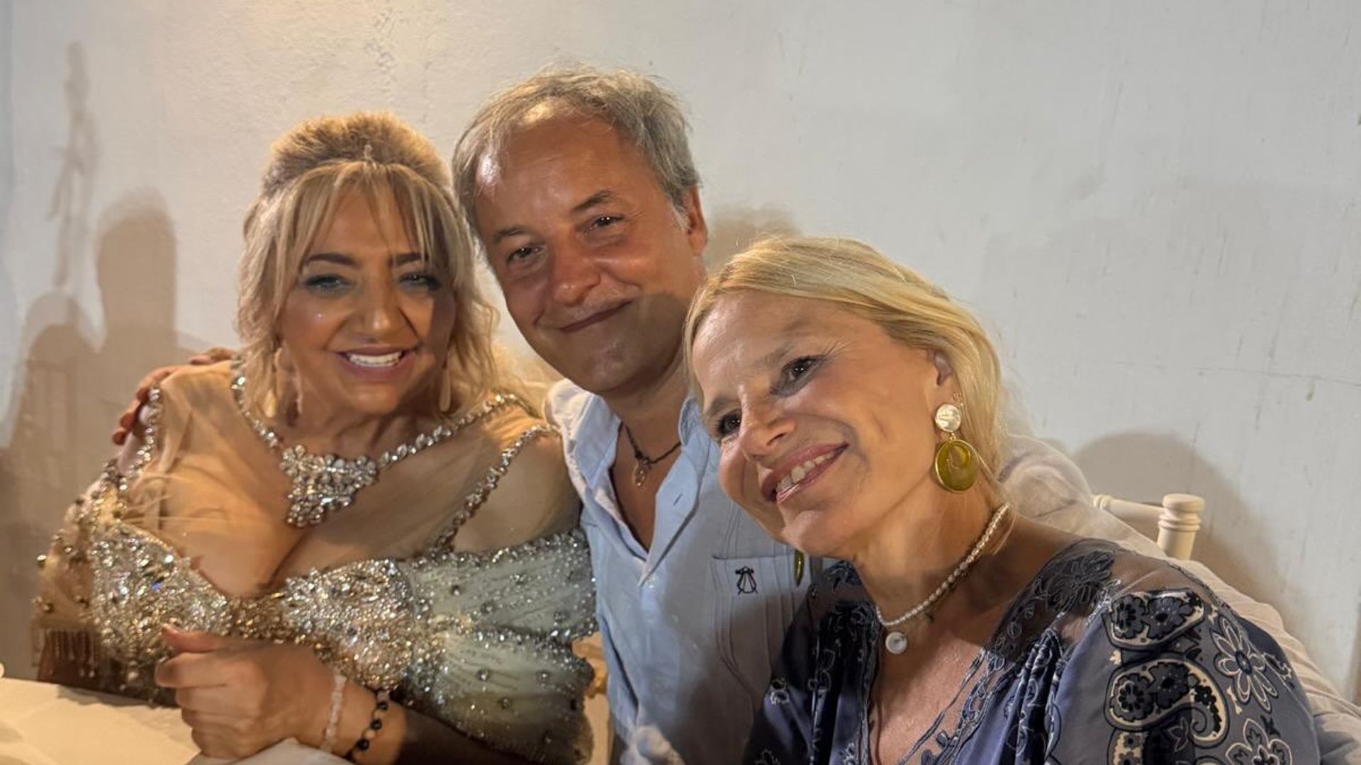 Eugenia y Narcís compartieron mesa con 'La Chispa' en la boda de su nieto