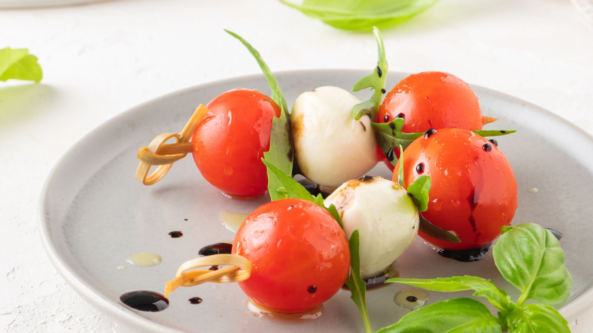Eurovisión 2025: diez ideas deliciosas de picoteo para la noche del festival