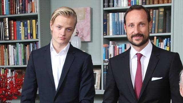 Familia real Noruega en una foto navideña