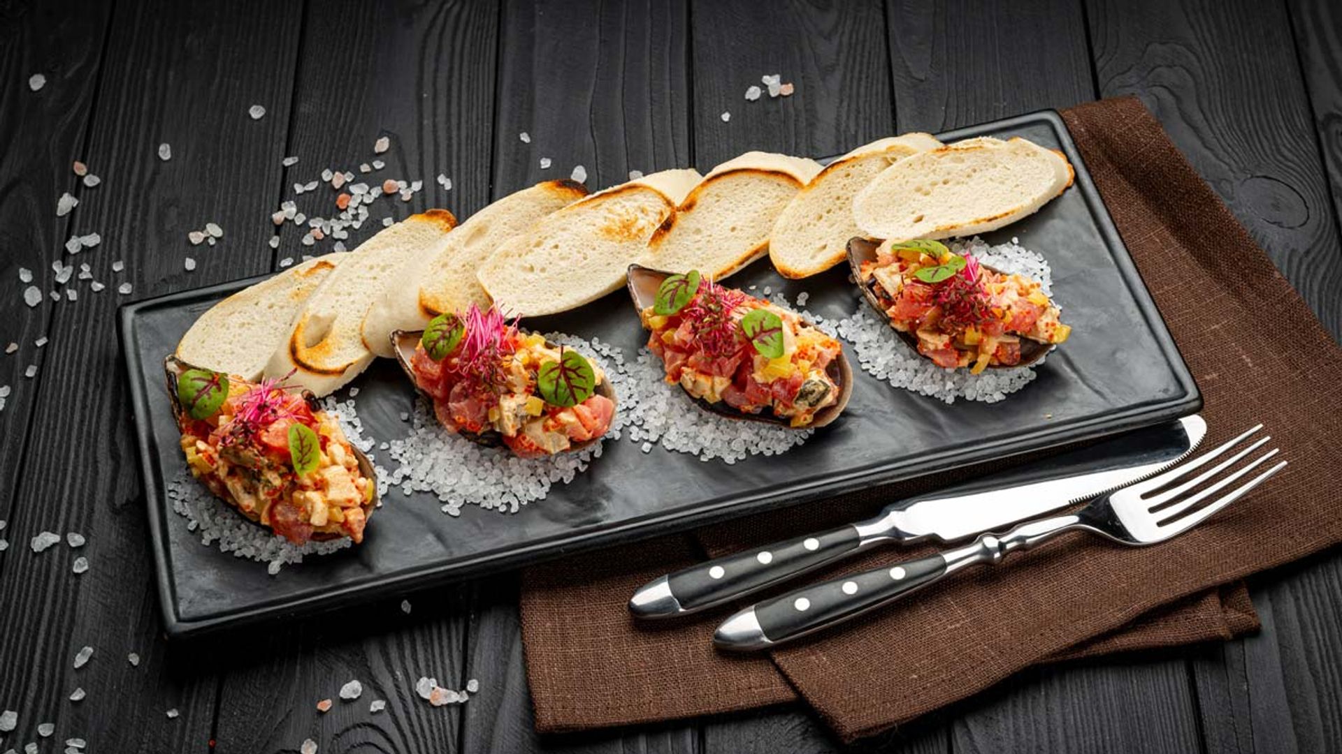 Ceviche de mejillón, atún rojo y mango