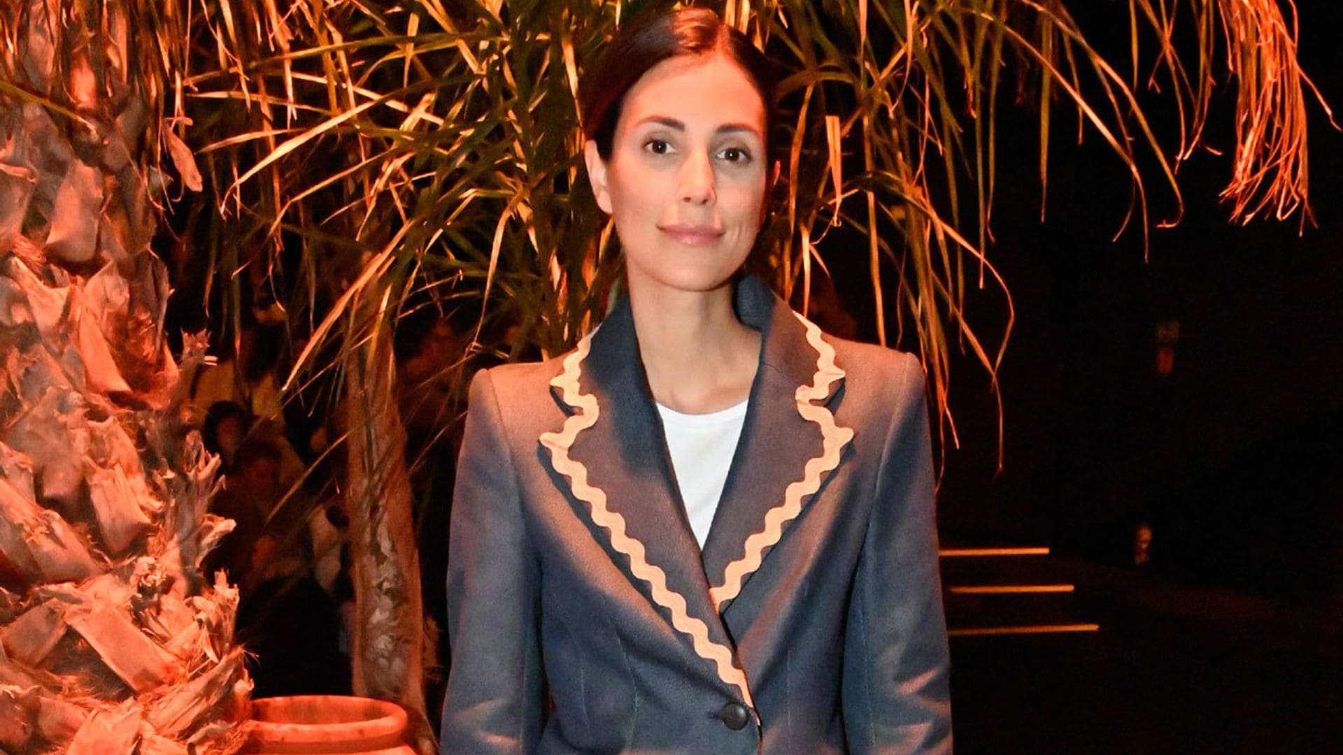 Sassa de Osma, en el 'front row' de Jorge Vázquez con un innovador traje vaquero