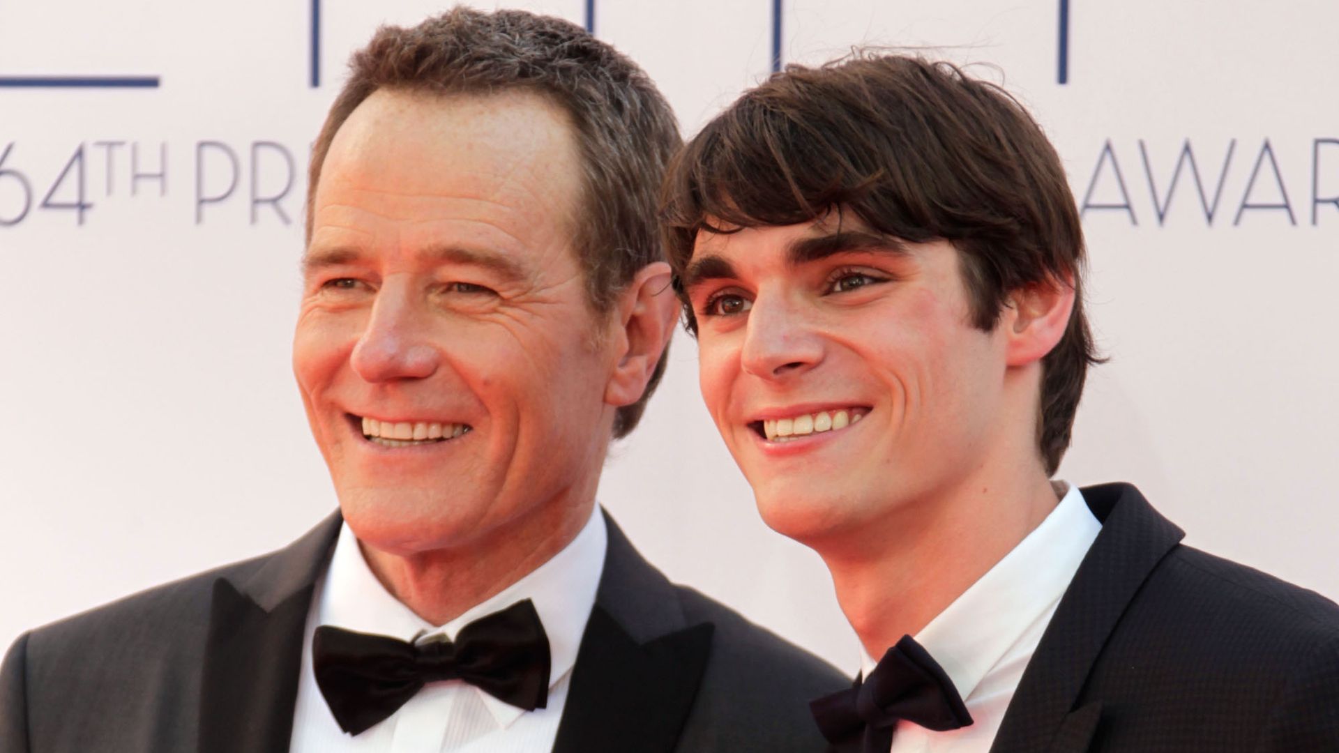 Al borde del llanto, Bryan Cranston recuerda a RJ Mitte, su hijo en 'Breaking Bad'