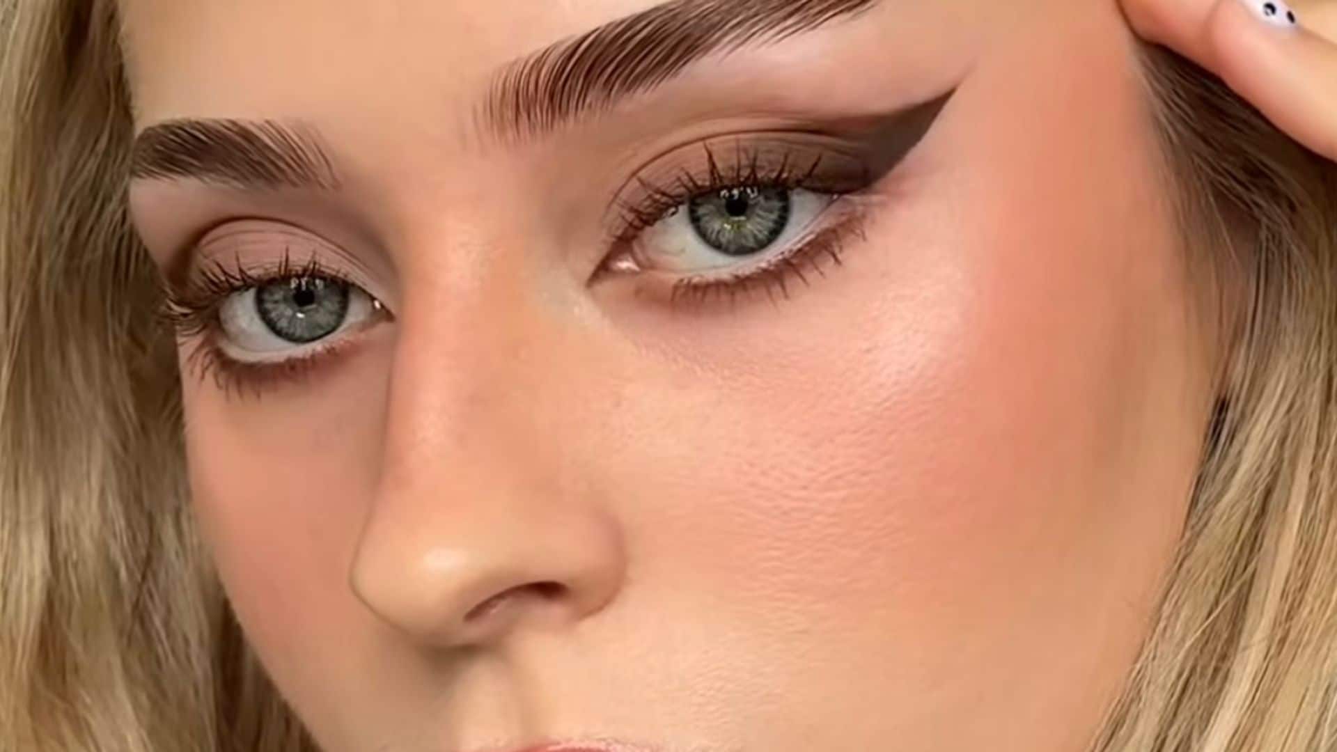 Ahumado de ojos otoñal: la tendencia favorecedora que intensifica tu mirada en menos de 5 minutos