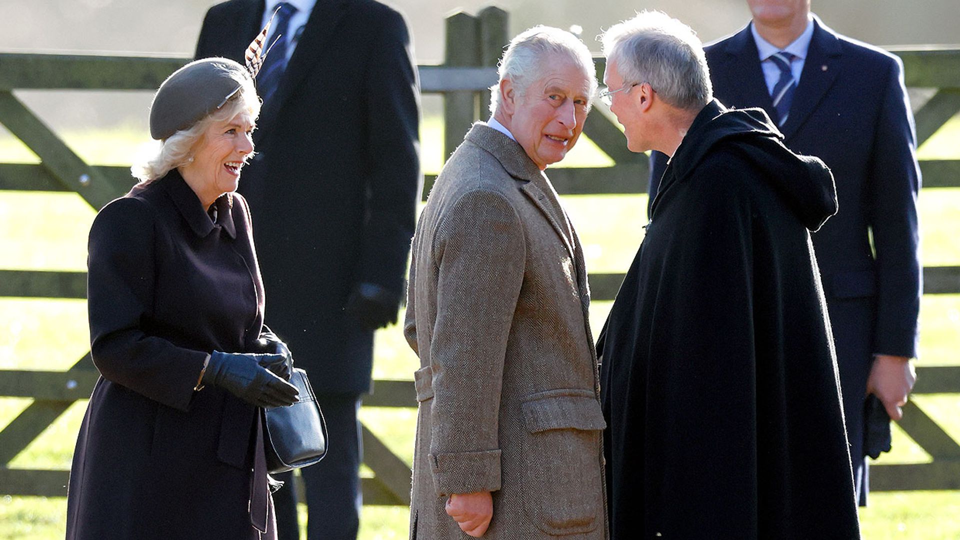 Carlos III y la reina consorte Camilla inauguran el 2023 asistiendo a la Misa de Año Nuevo de Sandringham