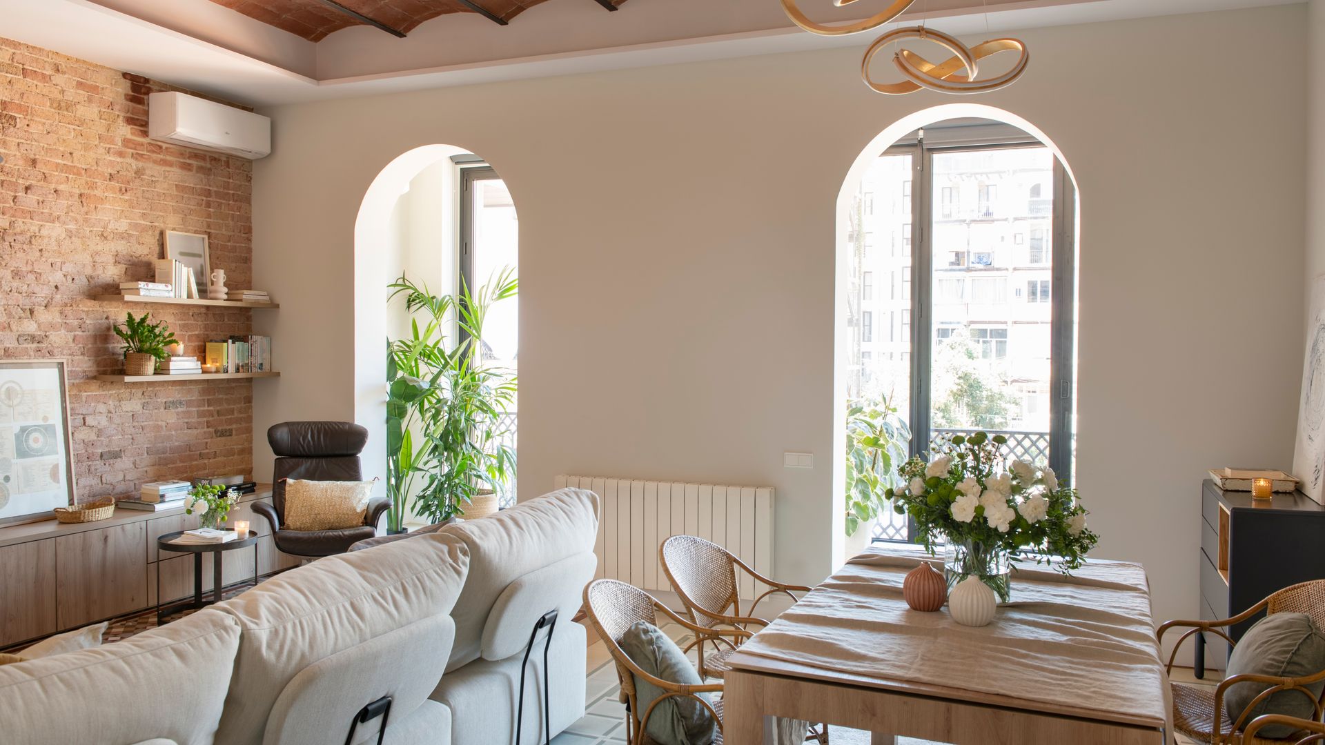 Salón-comedor, proyecto de Sincro con muebles de Tegar