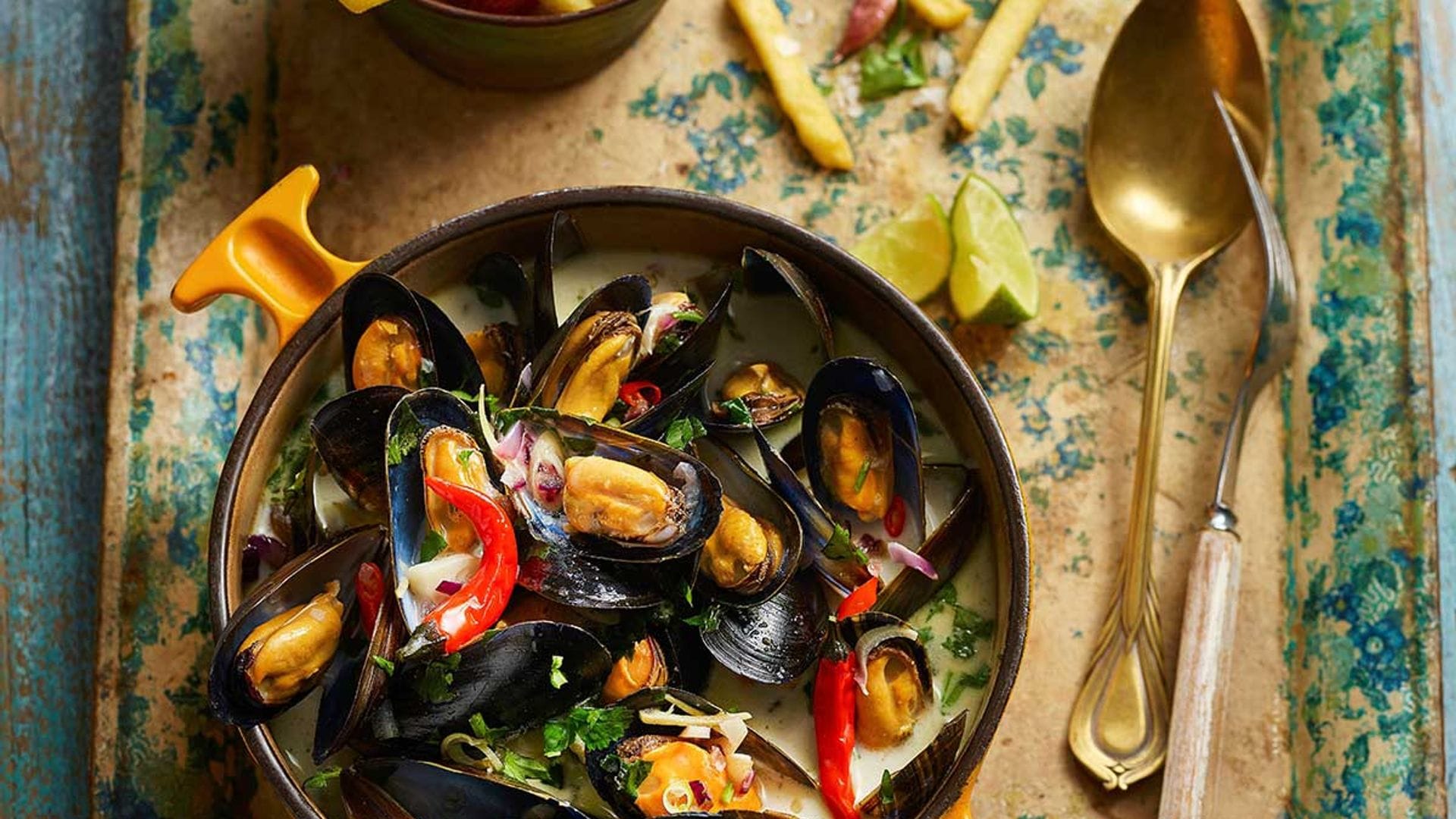 Mejillones 'thai' con patatas fritas