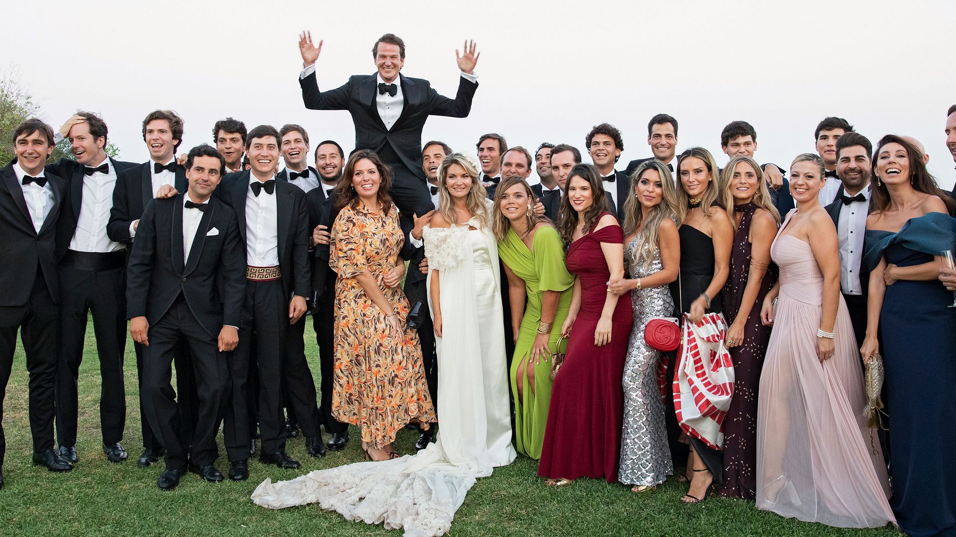 Los novios con sus testigos