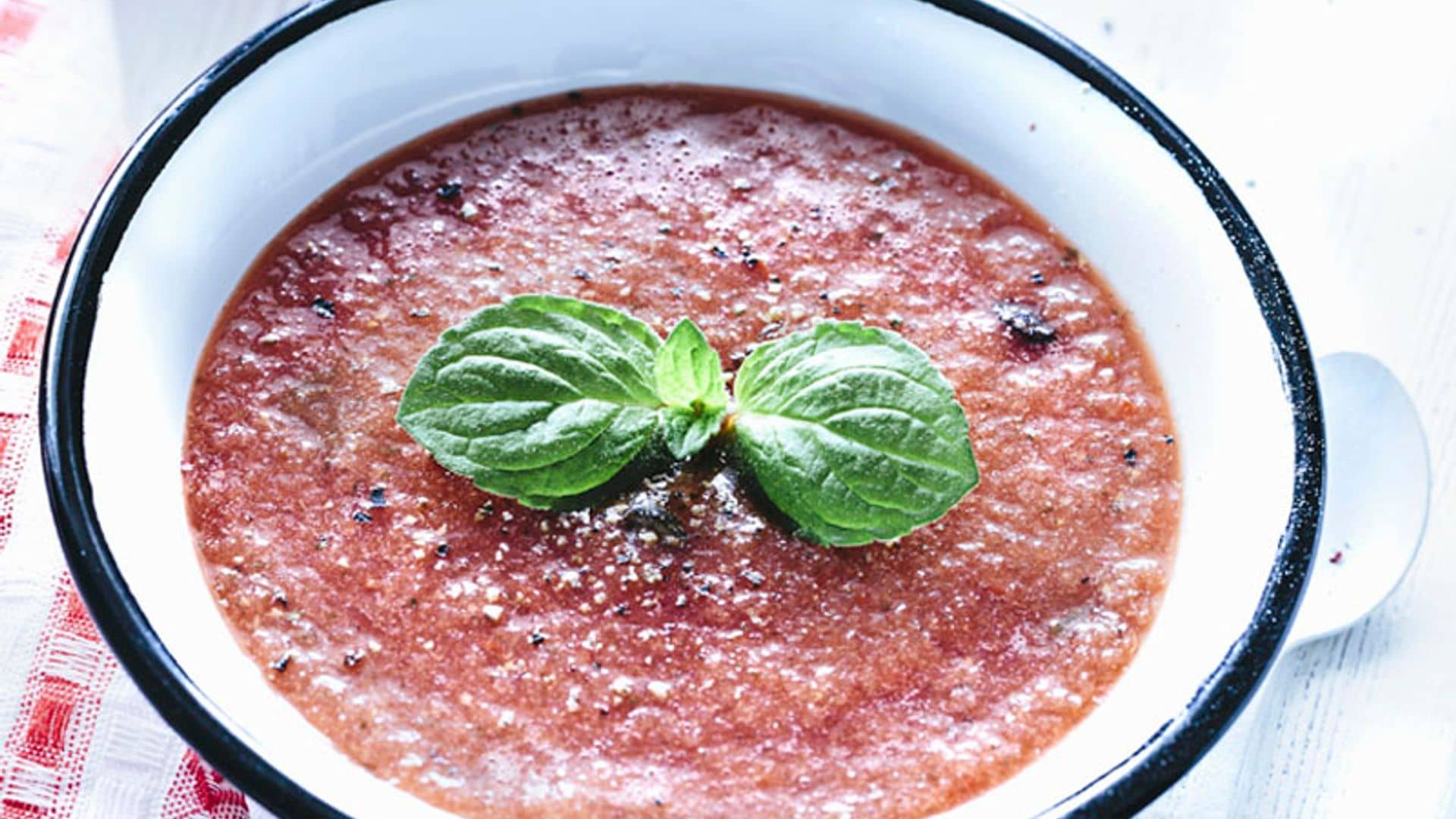 Refrescante gazpacho de sandía: fácil y rápido para olvidarse del calor