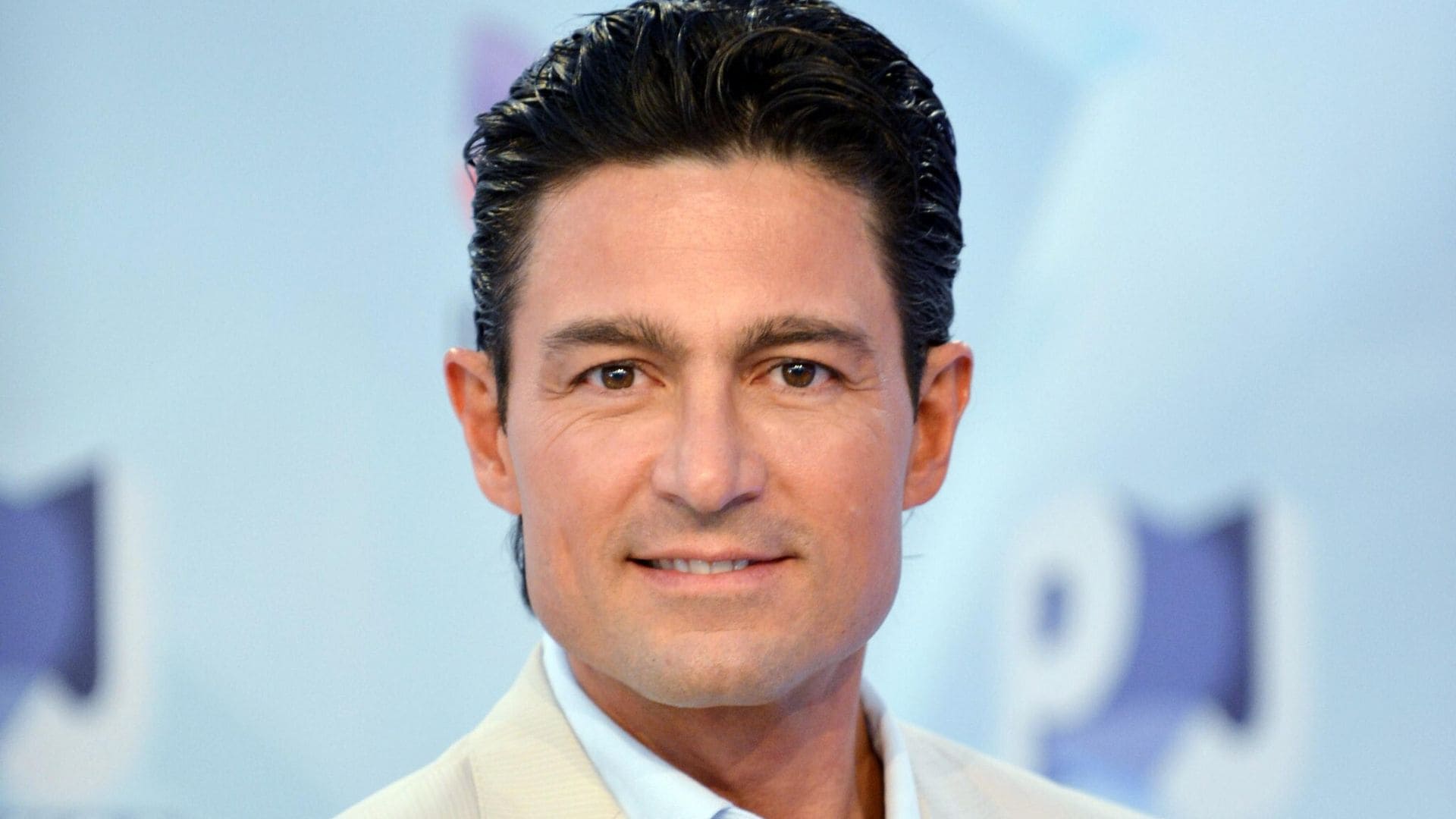 Fernando Colunga reaparece en televisión y revela que tiene pareja