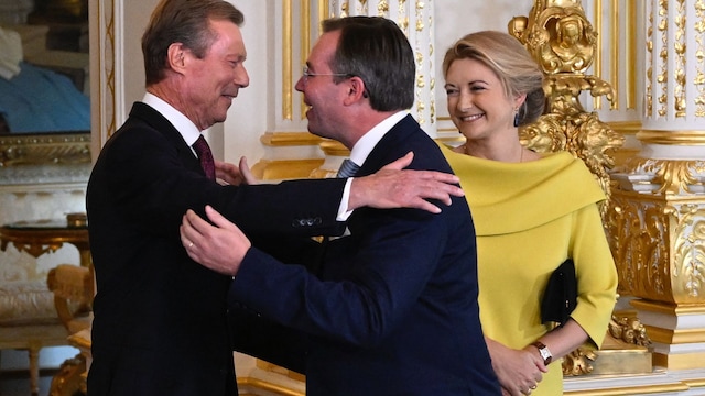 Ceremonia de traspaso de poderes entre el Gran Duque de Luxemburgo y su hijo Guillermo