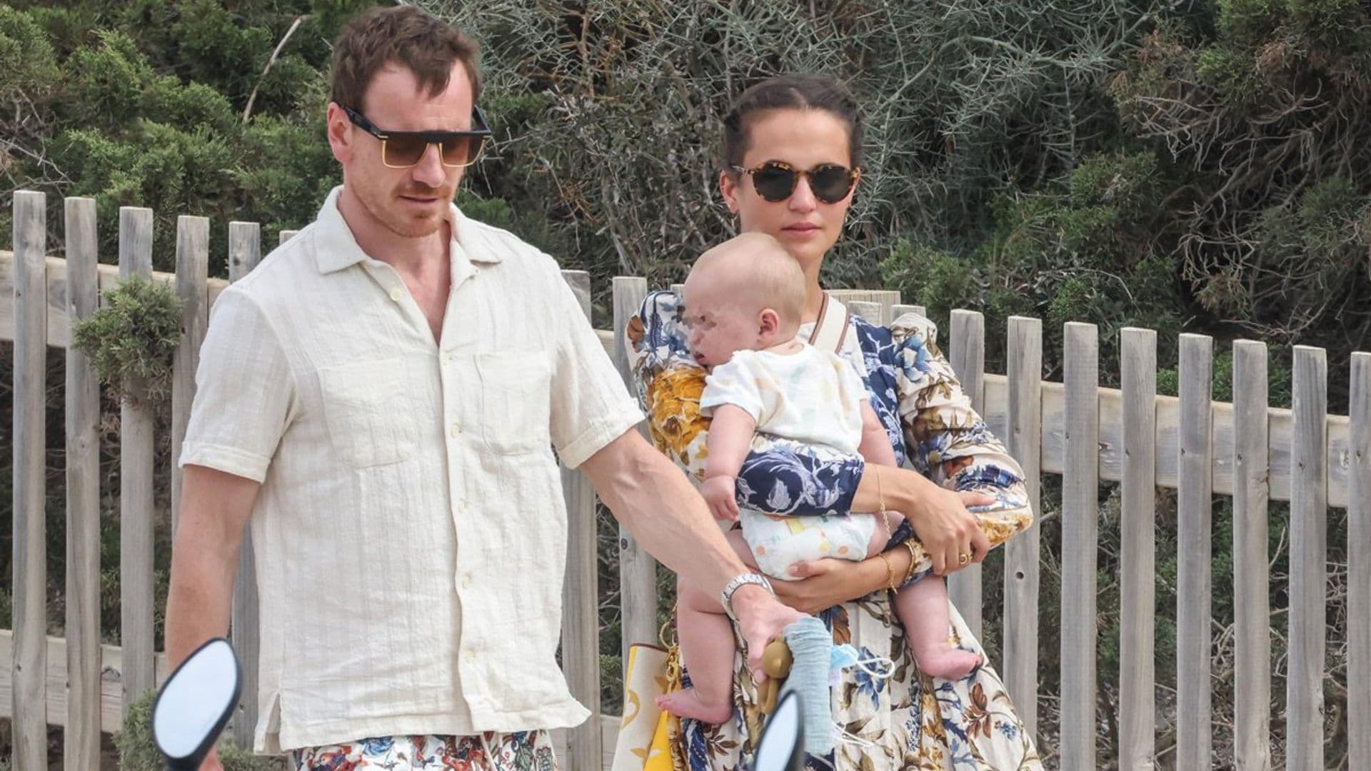 Alicia Vikander y Michael Fassbender continúan con sus vacaciones en Ibiza
