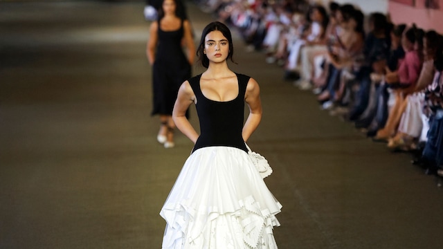 Deva Cassel en el desfile de Jacquemus