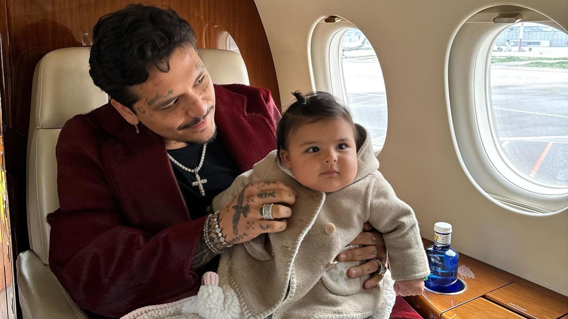 Christian Nodal dedica un emotivo mensaje a su hija Inti en su primer Día del Padre