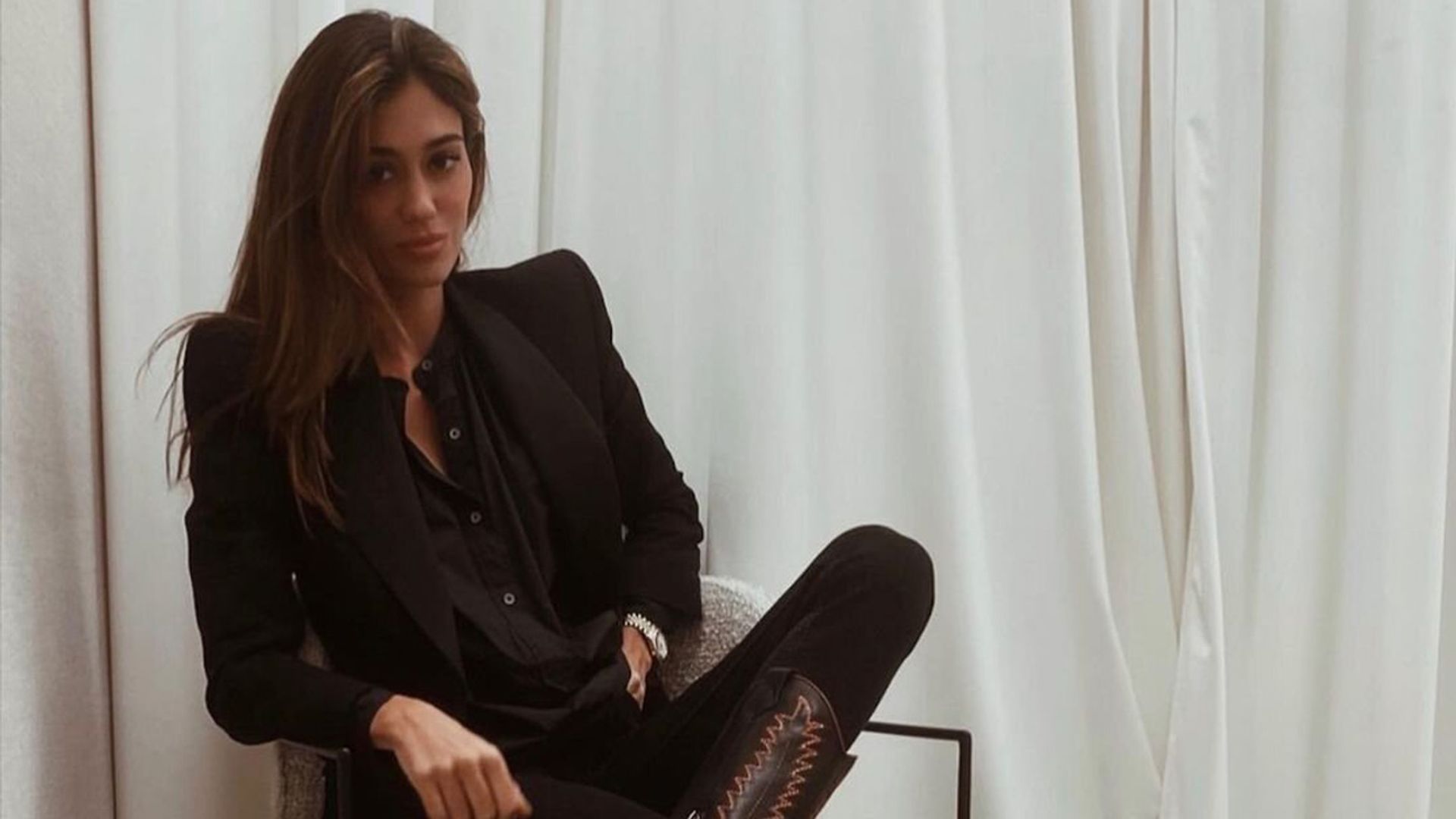 Guía de estilo para llevar botas 'cowboy' a la oficina, por Blanca Rodríguez