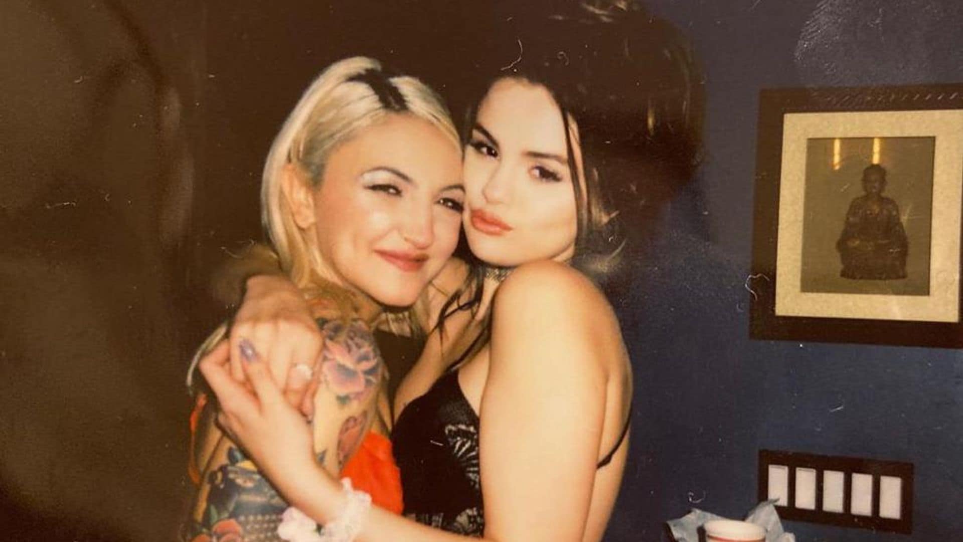 Selena Gomez y el tatuaje que sella su amistad con Julia Michaels