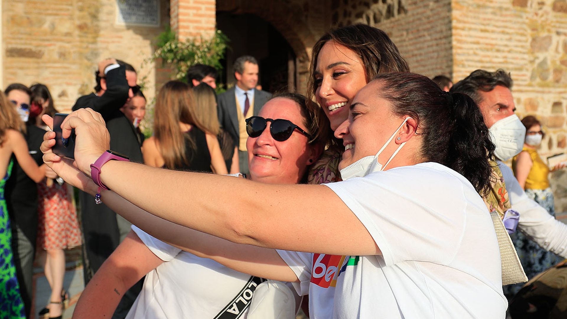 Tamara Falcó causa furor en Retuerta del Bullaque, el pueblo de Ciudad Real escenario de la boda de Felipe Cortina y Amelia Millán